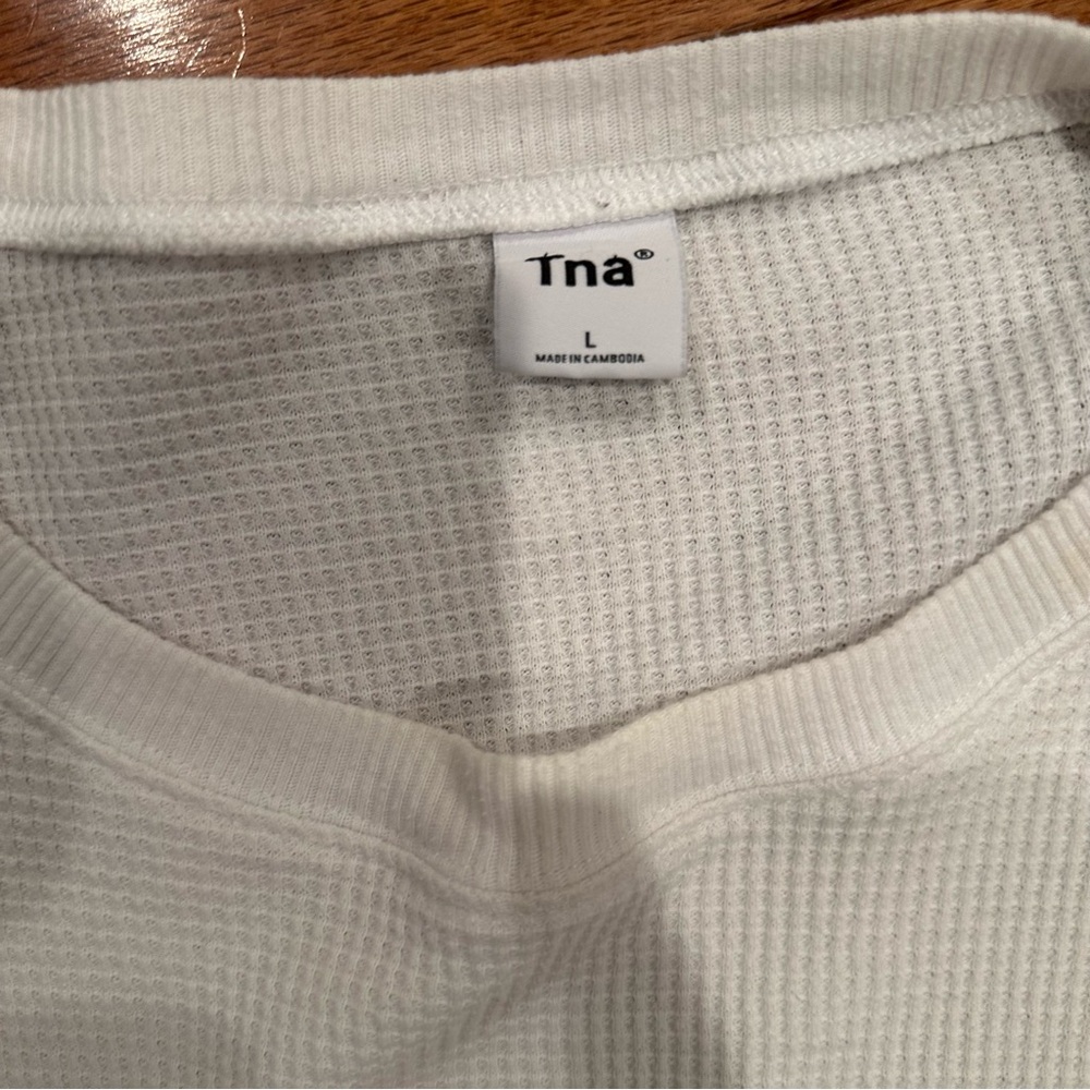 White long sleeve - Picture 2 of 2